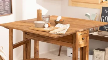 استخدام طاولة مطبخ قابلة للطي أو مقسمة لإدراج