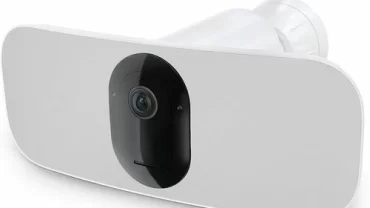 كاميرا مراقبة Arlo Pro 3 Floodlight