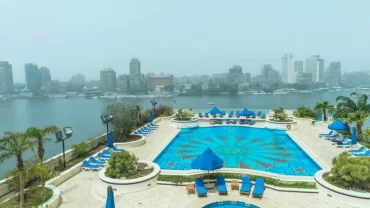 حمام سباحة فندق جراند نايل تاور Grand Nile Tower