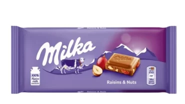 شوكولاتة ميلكا بالبندق والزبيب / Milka chocolate with hazelnuts and raisins