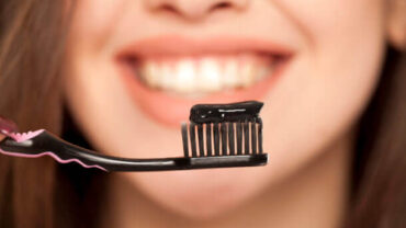 معجون أسنان بالفحم / Charcoal toothpaste