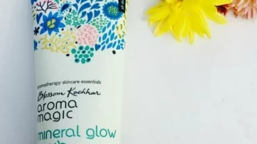 مقشر أروما ماجيك / Aroma Magic Mineral Glow Scrub